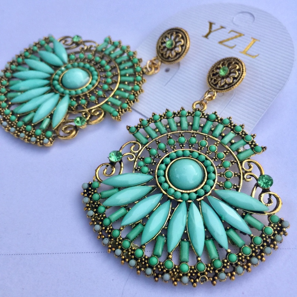 Mint green large rhinestone statement earrings - Picture 3 of 6